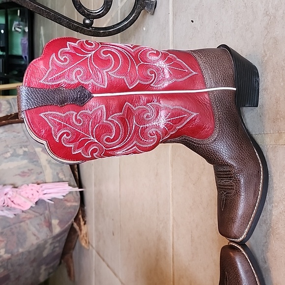 Ariat red and brown cowboy boots - Picture 3 of 8